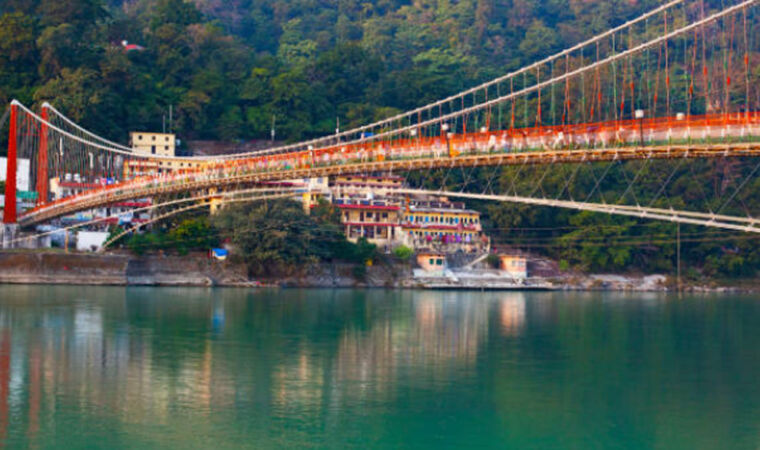 Rishikesh offers a wide variety of activities for its visitors, from Bungee jumping to eating at some eclectic cafes.