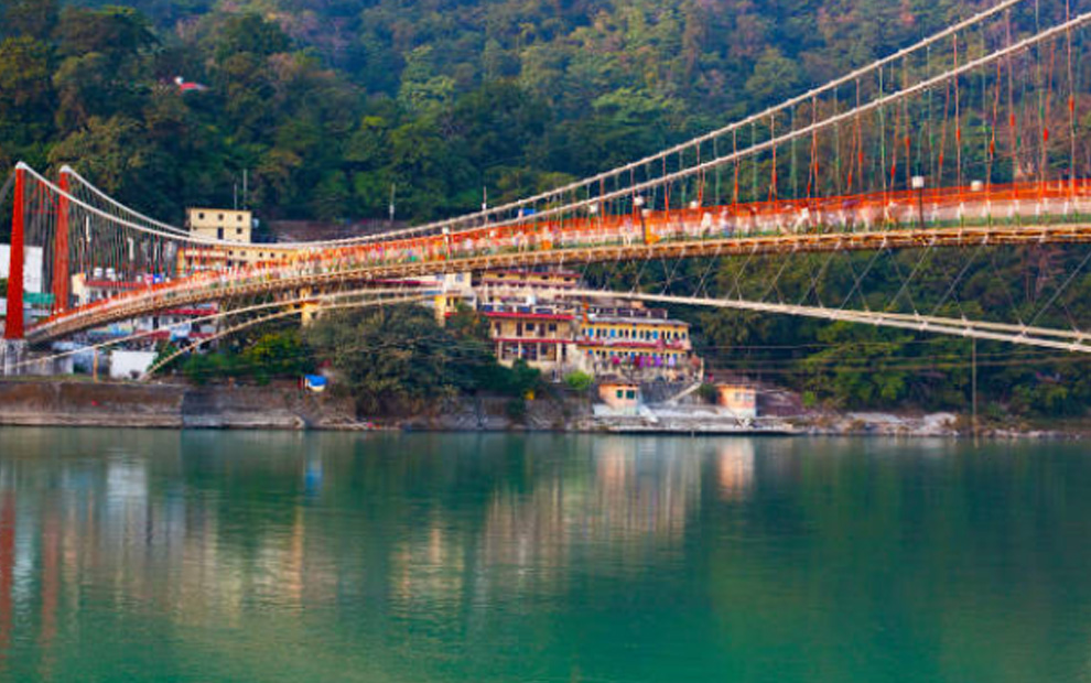 Rishikesh offers a wide variety of activities for its visitors, from Bungee jumping to eating at some eclectic cafes.